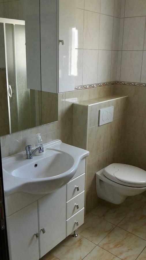 Apartments Luki Трогир Екстериор снимка