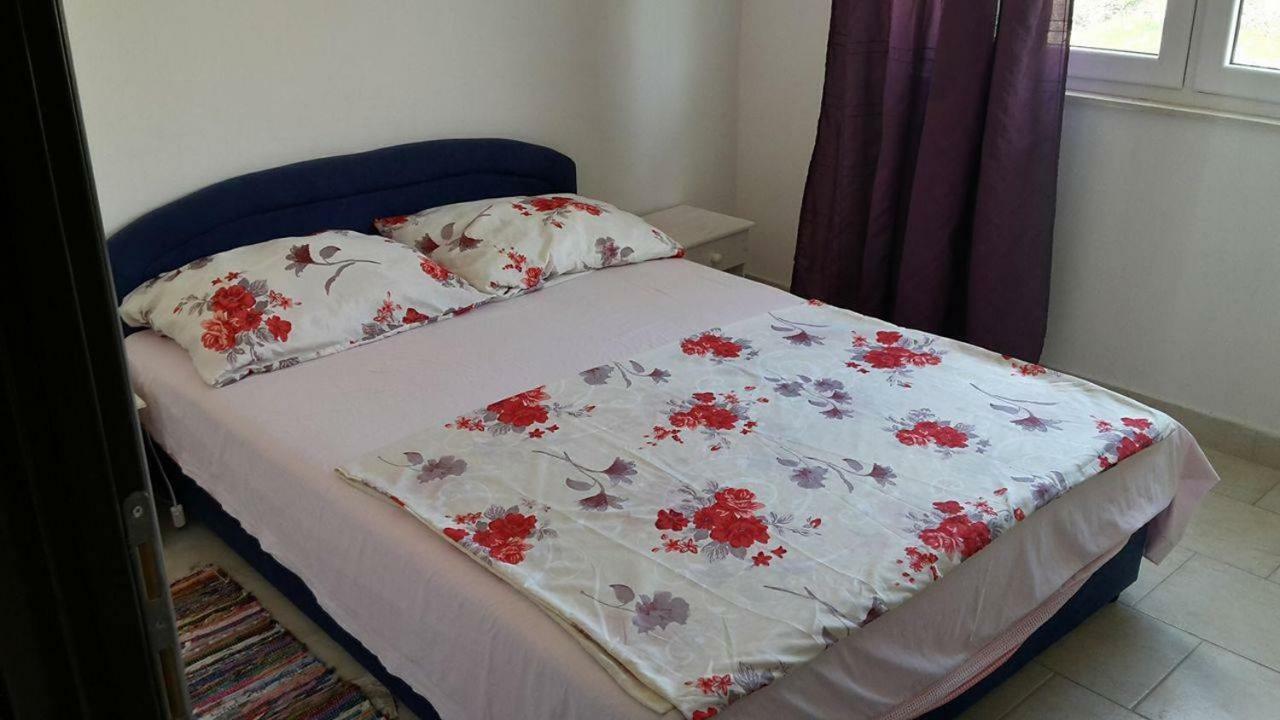 Apartments Luki Трогир Екстериор снимка