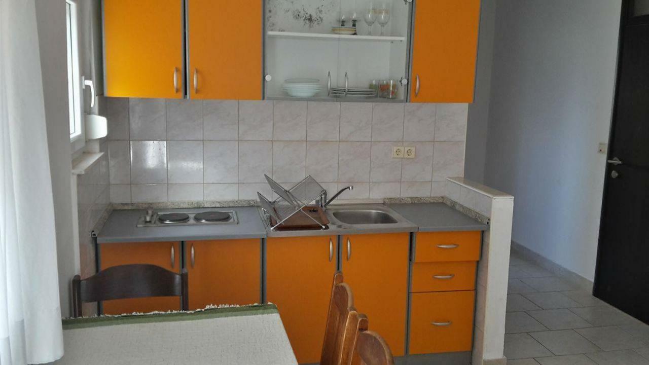 Apartments Luki Трогир Екстериор снимка