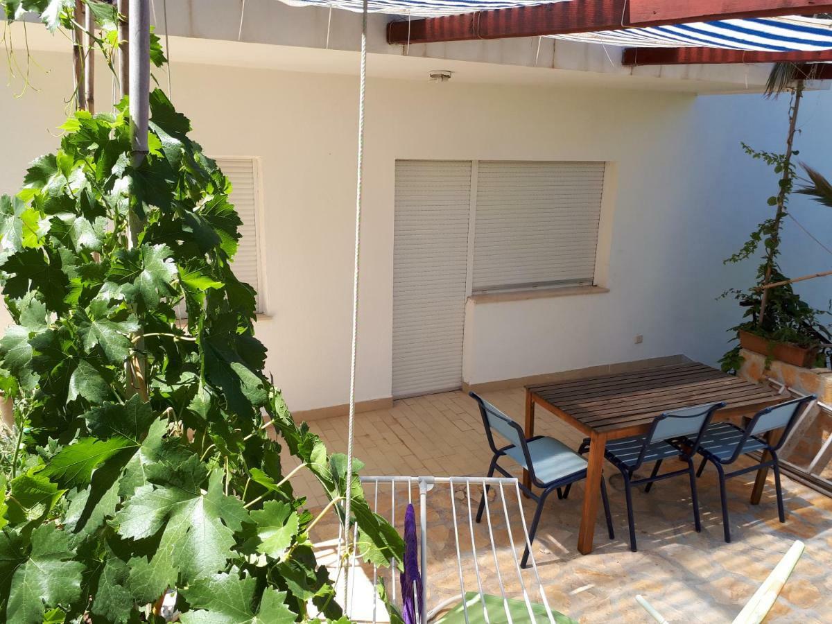 Apartments Luki Трогир Екстериор снимка