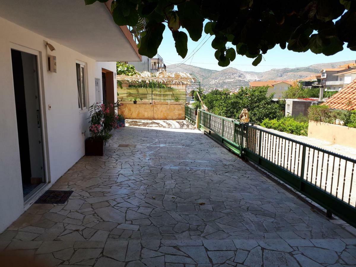 Apartments Luki Трогир Екстериор снимка