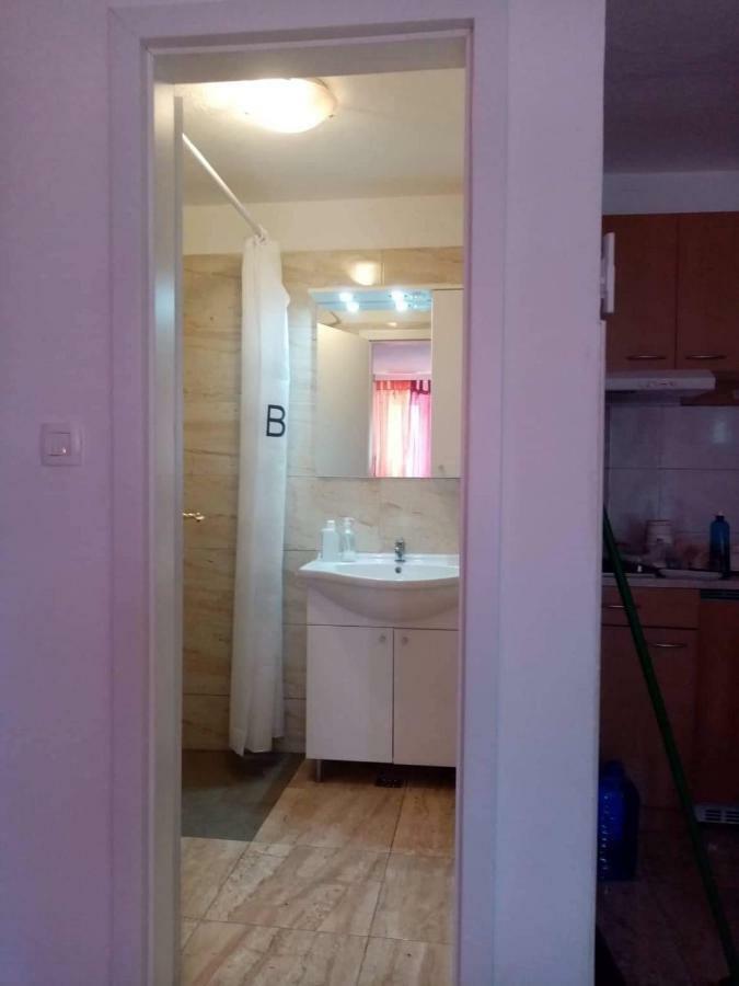 Apartments Luki Трогир Екстериор снимка