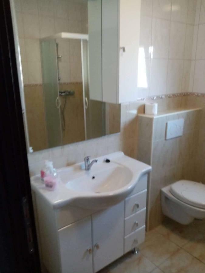 Apartments Luki Трогир Екстериор снимка
